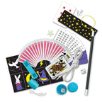 Accesorios del kit de magia: varita, mazo de cartas, cuerda, dados y cartas de truco