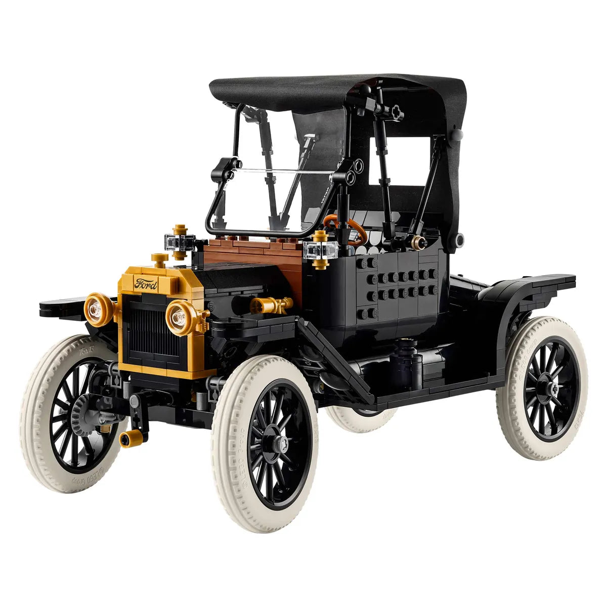 Ford Model T de LEGO armado, carrocería negra con detalles dorados y capota cerrada