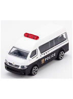 Detalle del Toyota HiAce de policía con baliza roja y ventanas laterales