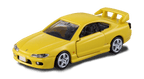 Tomica Premium Nissan Silvia S15 amarillo visto en diagonal frontal