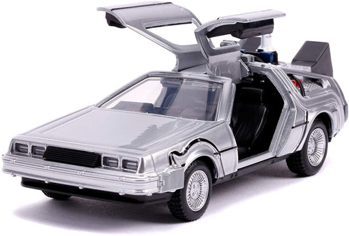 DeLorean con puertas de ala de gaviota abiertas