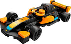 Auto de Fórmula 1 McLaren armado con piezas LEGO en negro y naranjo, set 30683