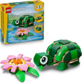 Caja LEGO Creator 31377 junto a la tortuga armada con su flor de nenúfar rosada
