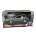 DeLorean máquina del tiempo Jada 1:32 en su caja de Volver al futuro
