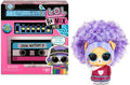 Caja tipo cassette L.O.L. Surprise Remix Pets junto a mascota de pelo morado rizado