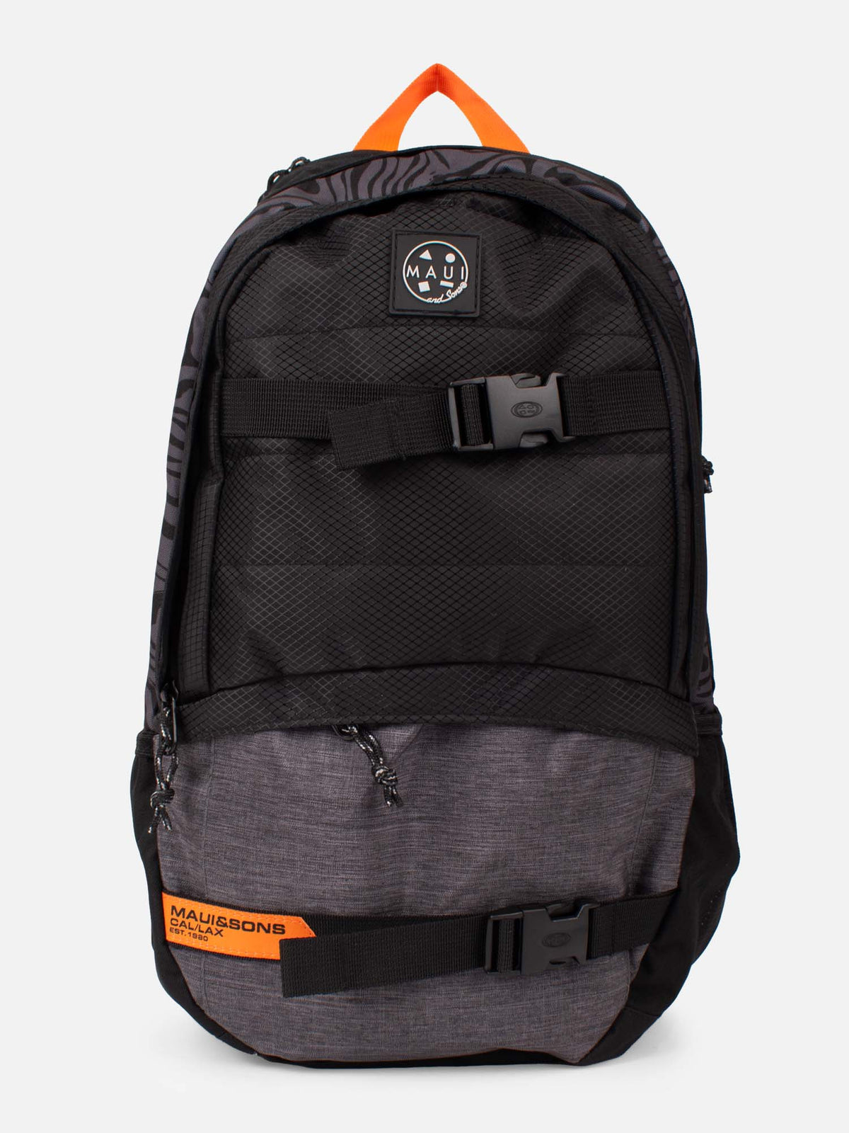 Mochila negra Maui and Sons con correas de sujeción frontales y logo, vista de frente