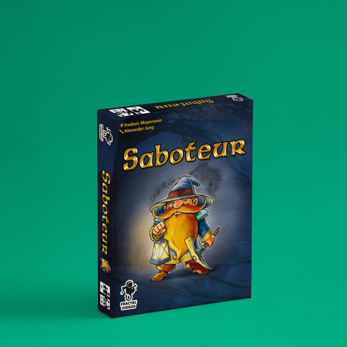 Caja del juego de cartas Saboteur de Fractal Juegos sobre fondo verde