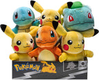 Exhibidor de peluches Pokémon Select Velvet de 20 cm con Pikachu, Charmander, Squirtle y Bulbasaur