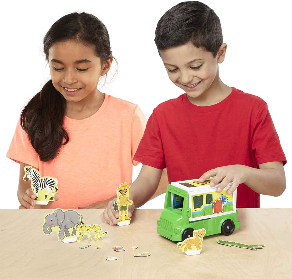 Melissa & Doug Magnetivity Camión de Rescate Safari Set Magnético 39 Piezas – vista 1