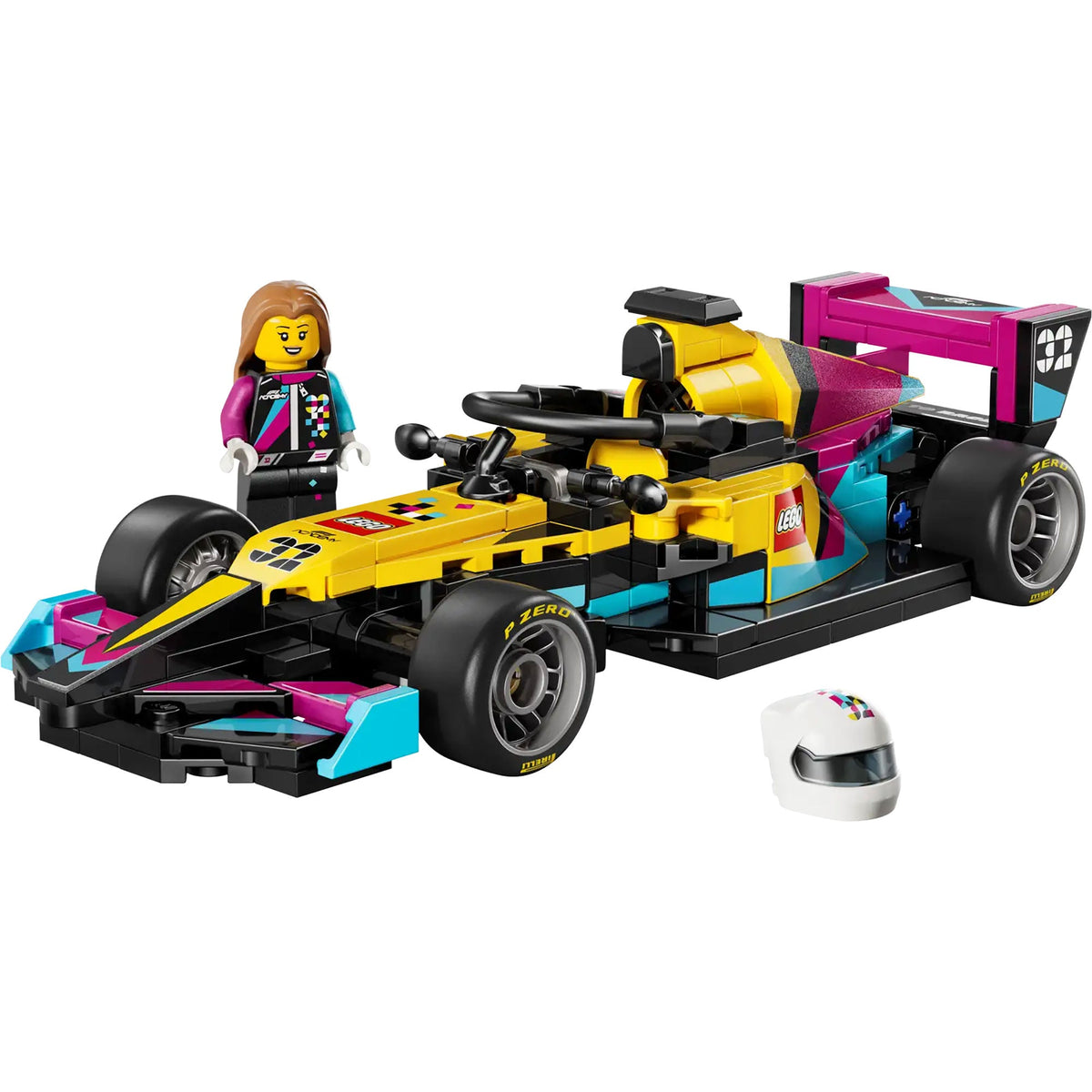 Auto F1 Academy LEGO armado en amarillo, rosado y celeste con minifigura de piloto y casco