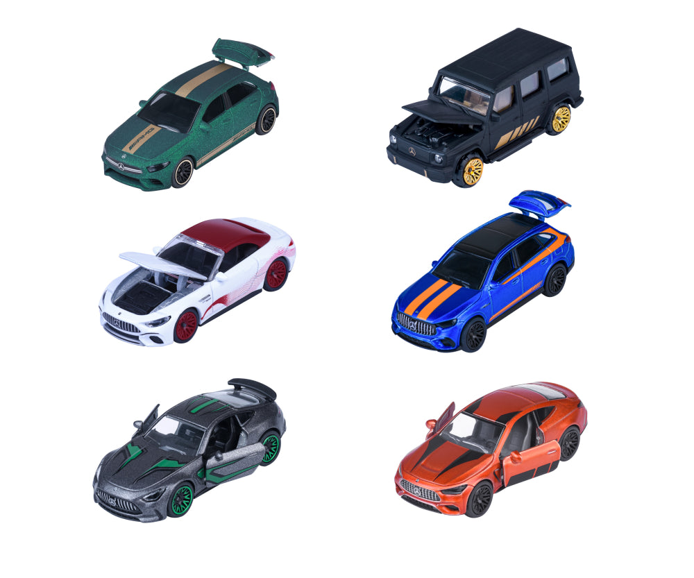 Los seis autos Majorette Mercedes-AMG Deluxe Cars con puertas abiertas