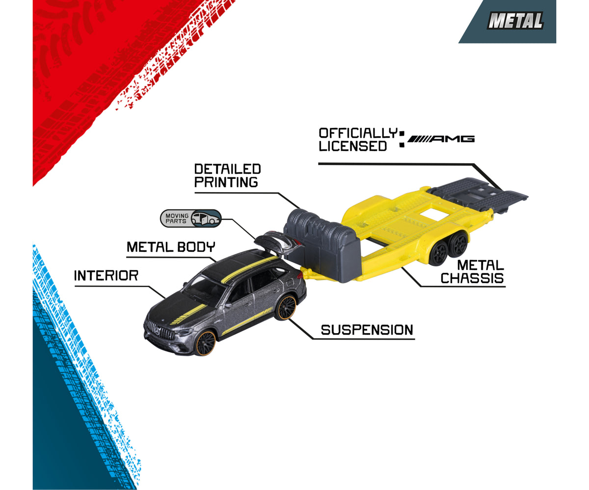 Detalle del set Mercedes-AMG con chasis de metal, suspensión y remolque amarillo