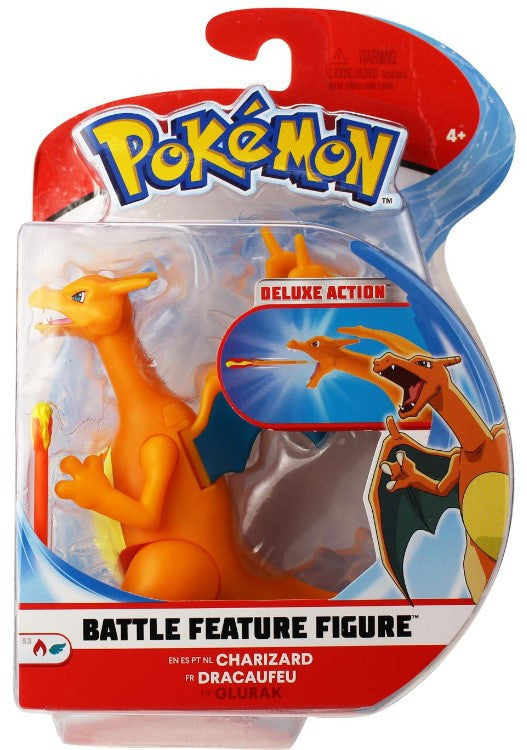 Figura Pokémon Battle Feature Charizard en su empaque con ataque de llamas
