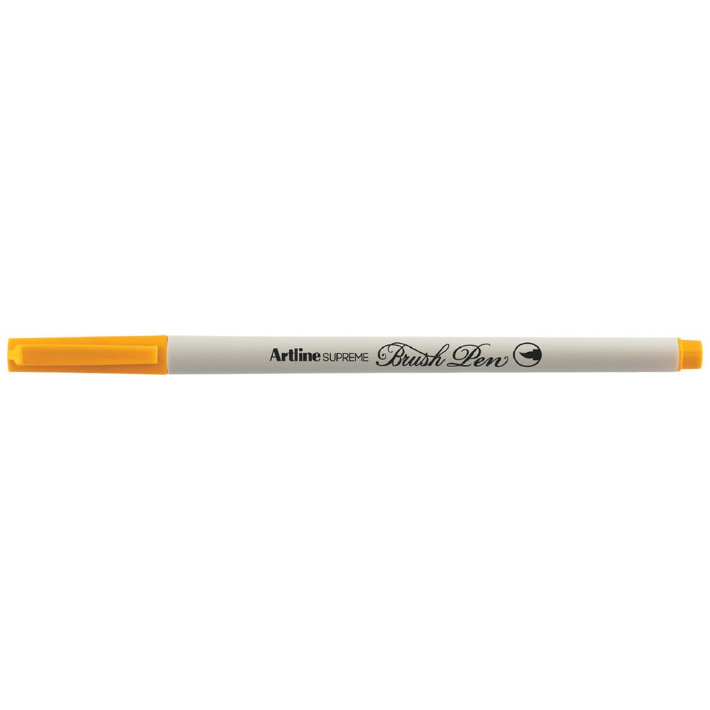 Plumón Artline Supreme Brush Pen amarillo con tapa, vista lateral