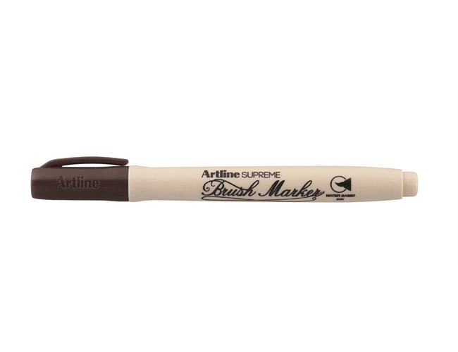 Plumón Artline Supreme Brush Marker con tapa café oscuro y cuerpo color crema