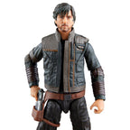 Detalle de la chaqueta y cinturón con funda de la figura Cassian Andor