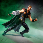 Thor agachado blandiendo el martillo Mjolnir
