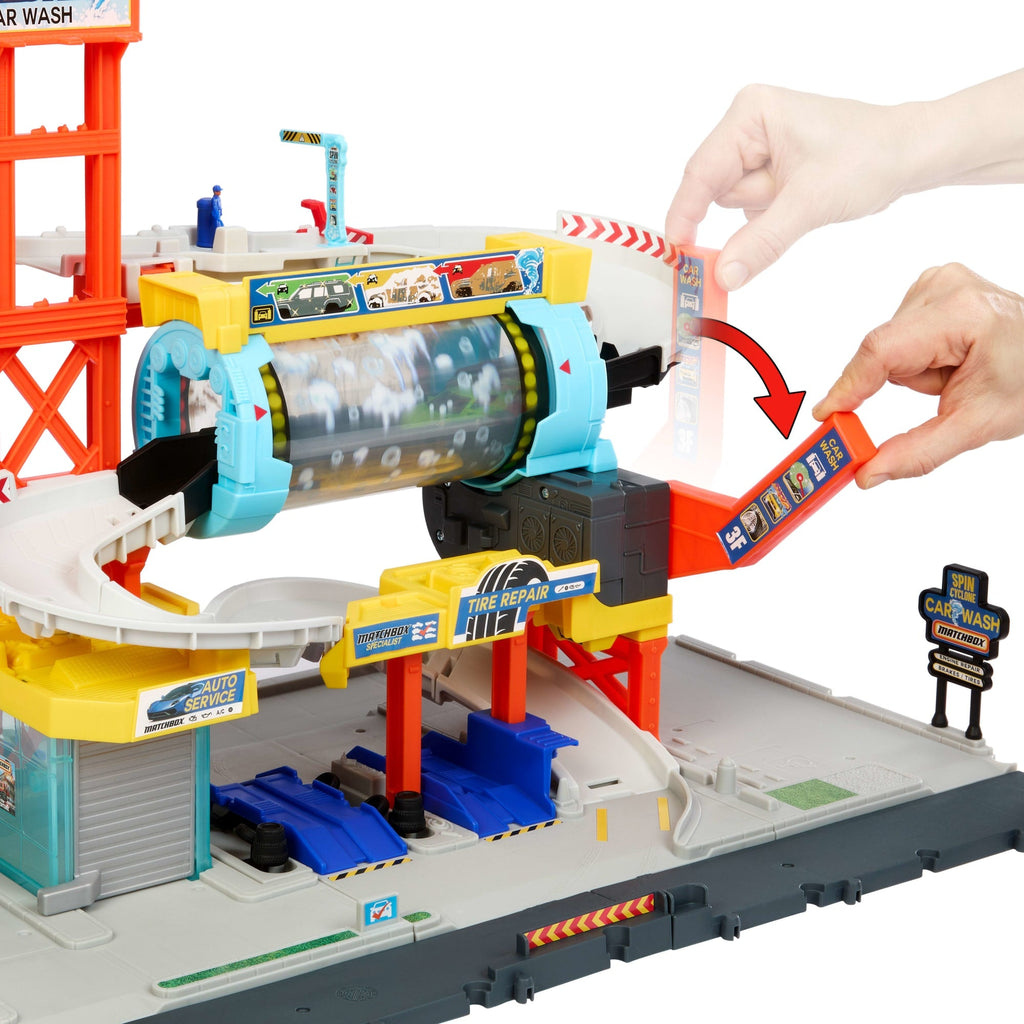 Detalle de la palanca que hace girar el túnel de lavado del set Matchbox
