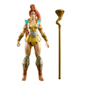 Figura Teela de Masters of the Universe Origins de frente junto a su báculo dorado
