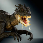 Primer plano de la cabeza del Scorpios Rex con mandíbula de veneno