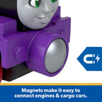 Detalle del imán frontal de una locomotora Thomas & Friends para conectar vagones
