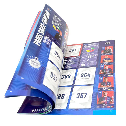 Interior del álbum Champions League 2025/26 abierto en la página del Paris Saint-Germain con espacios numerados