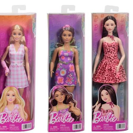 Barbie Fashionistas Muñeca con Ropa y Accesorios Surtido – vista 1