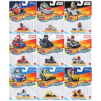 Hot Wheels RacerVerse Auto con Personaje Escala 1:64 Surtido – vista 1