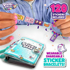 Pulsera Sticki Rolls mostrando cómo se tira un rollo de stickers